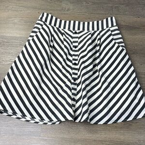Paraella Women’s Black and White Striped Skirt, size Large